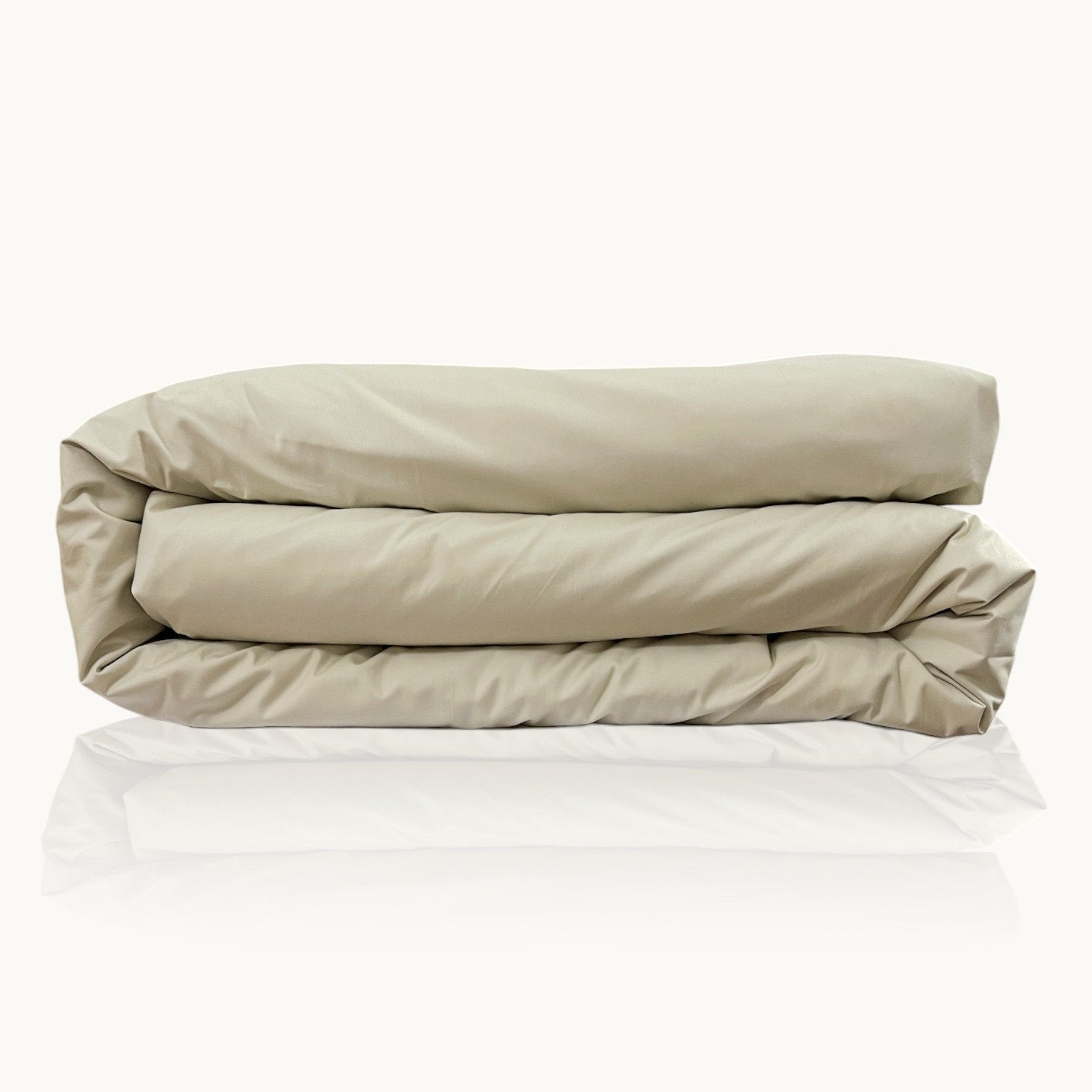 #Farbe_Linen Hochwertiger Deckenbezug aus ägyptischer Baumwolle in natürlichem Leinen-Ton, hergestellt aus Perkal Stoff, perfekt für edle Schlafzimmer und luxuriöse Bettwäsche.