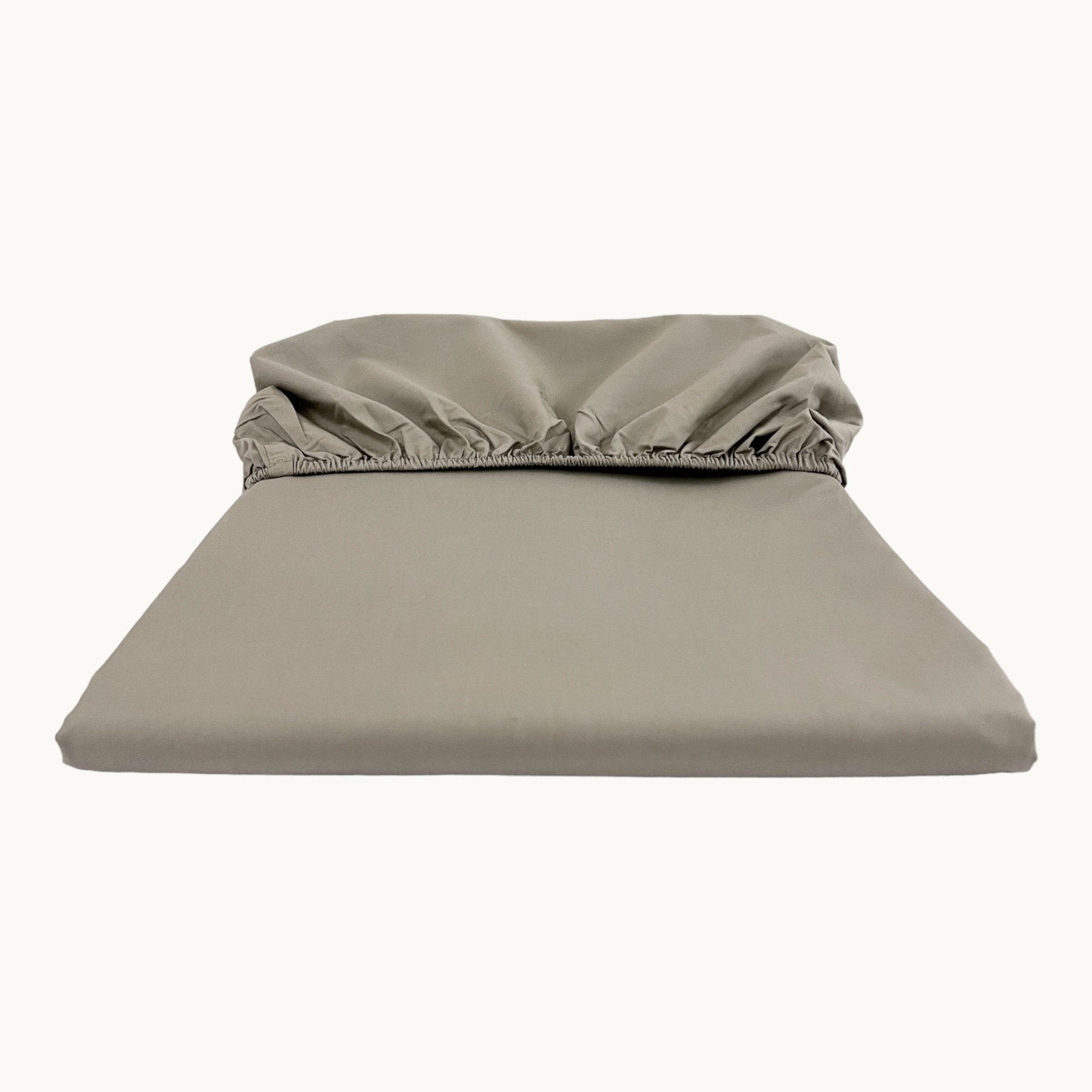 #Farbe_Eucalyptus Premium Spannbettlaken aus ägyptischer Baumwolle in Eucalyptus, gefertigt aus Perkal Stoff, perfekt für hochwertige Luxusbettwäsche und erholsamen Schlaf.